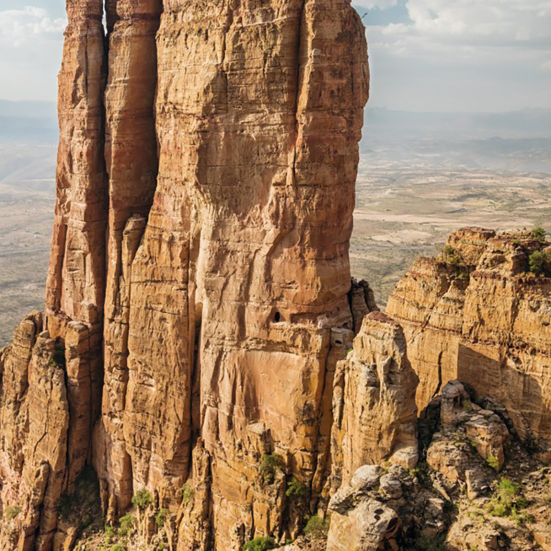 位於懸崖峭壁的埃塞俄比亞鑿岩教堂—阿布納．耶馬他．古哈